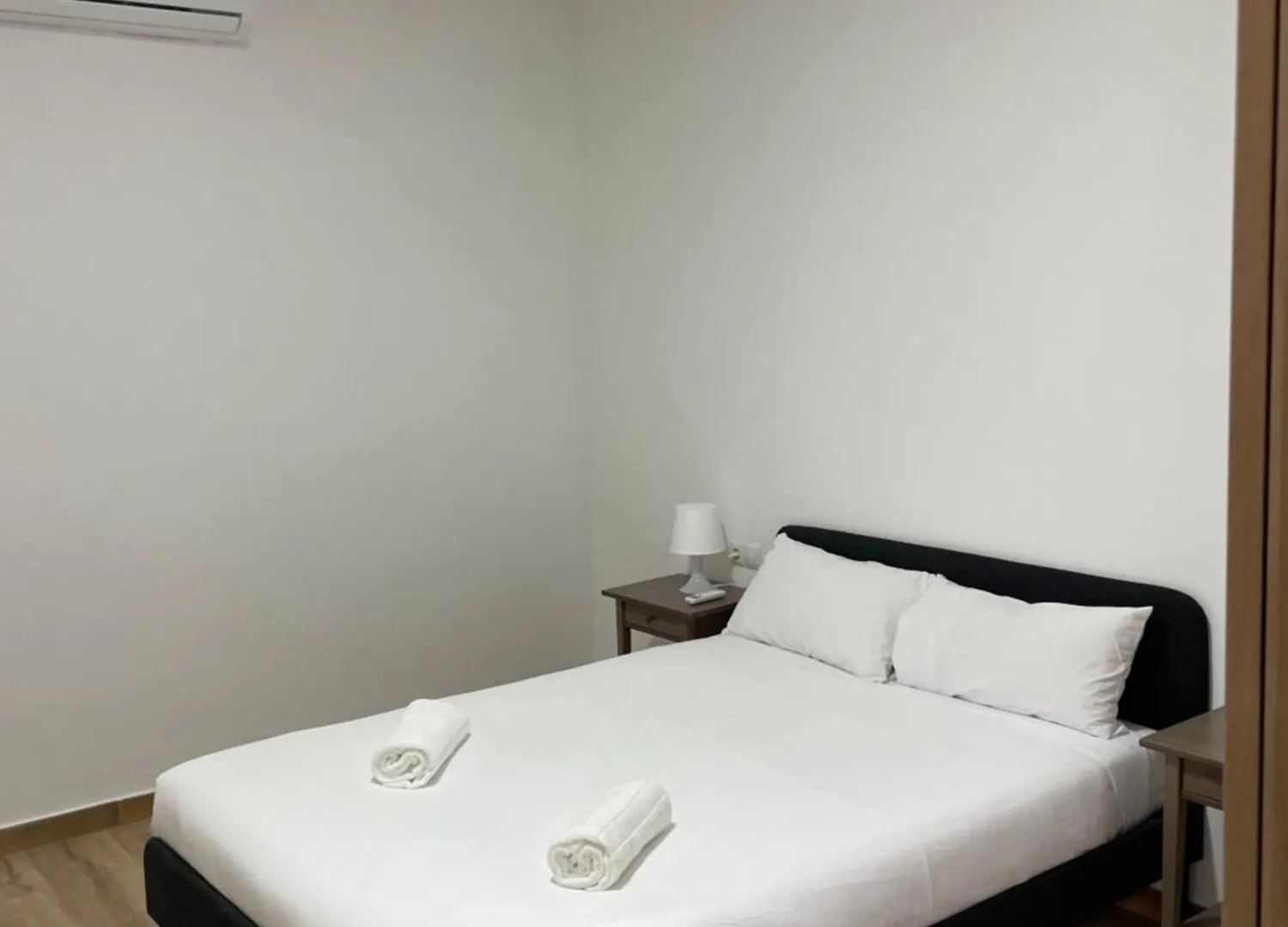 Apartamentos Tarradellas Sants Estacio 0*, Barcelona Spain