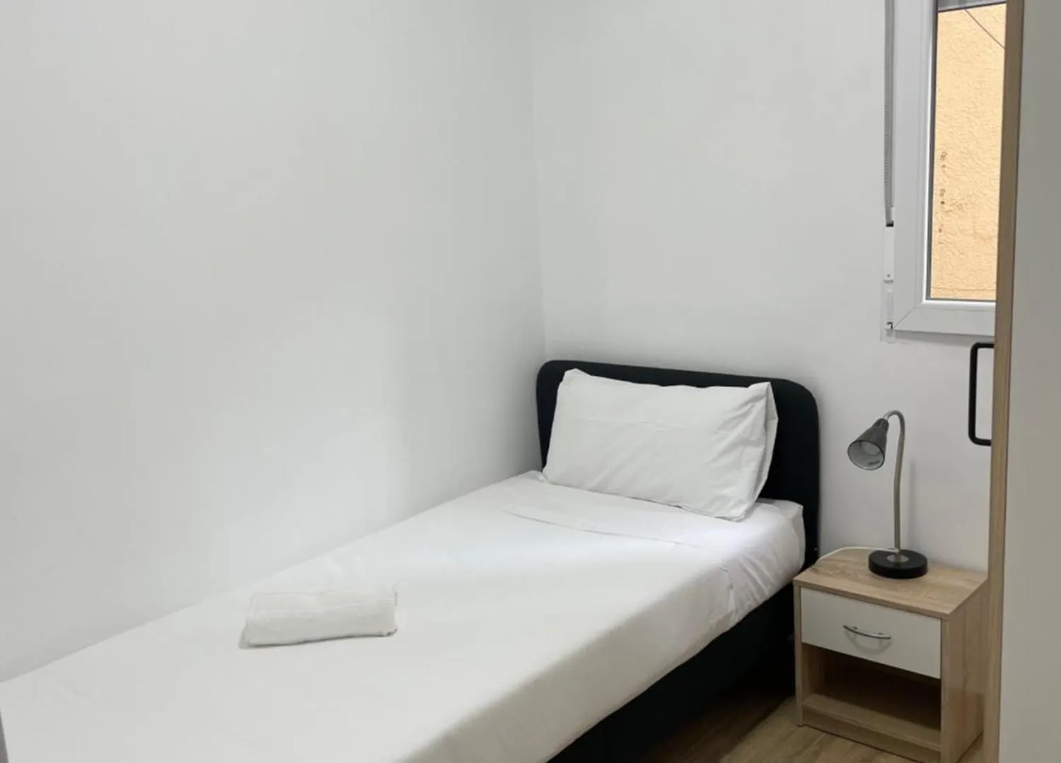 Apartamentos Tarradellas Sants Estacio 0*, Barcelona