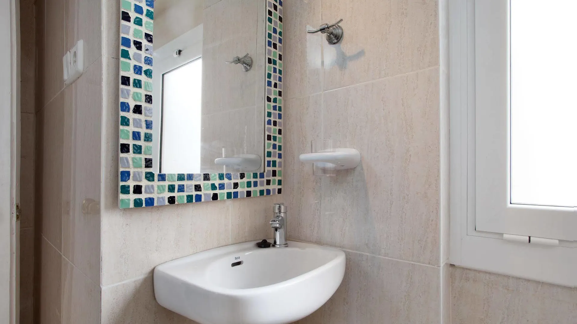 Apartamentos Tarradellas Sants Estacio 0*, Barcelona