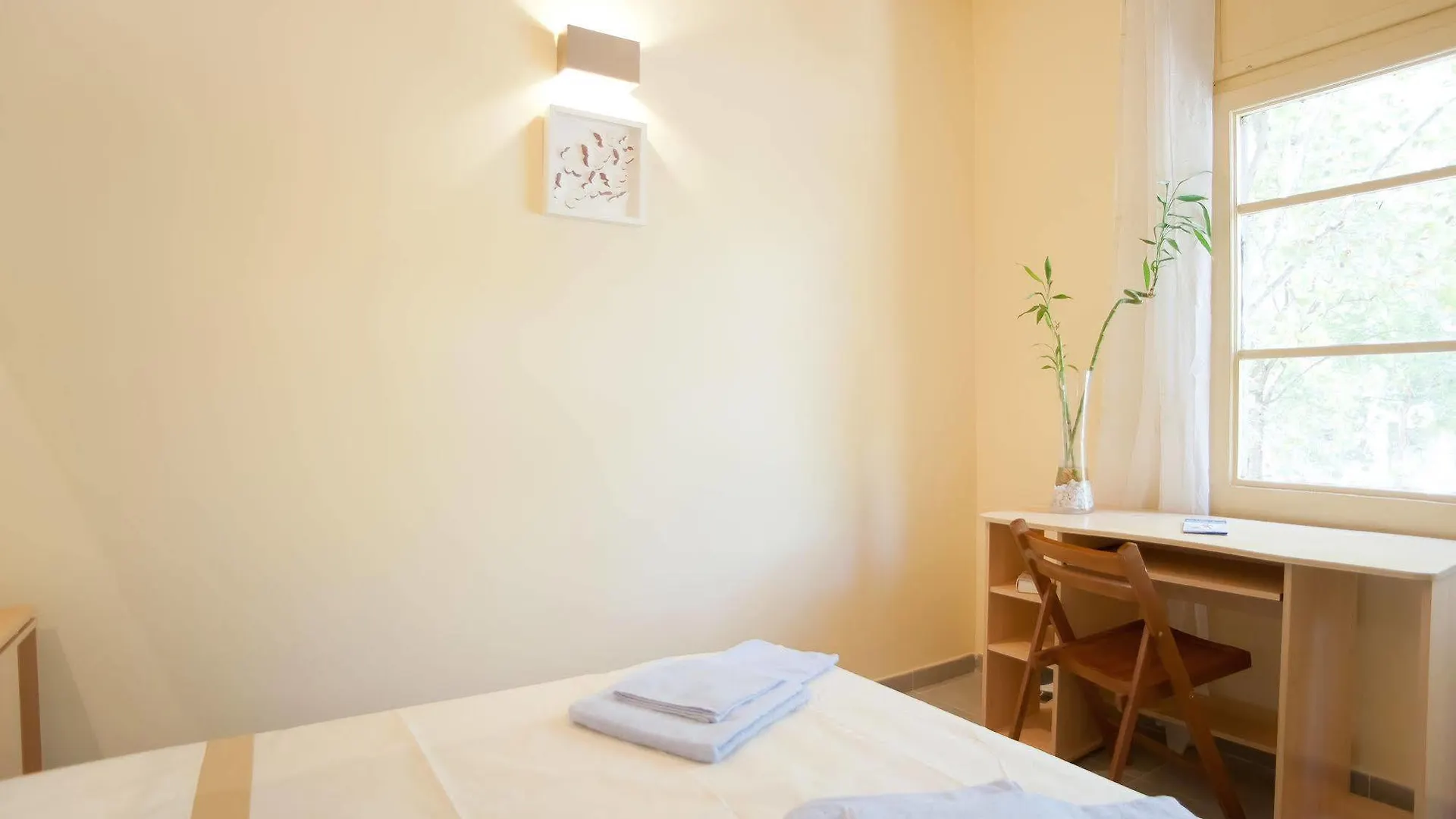 Apartamentos Tarradellas Sants Estacio 0*, Barcelona Spain